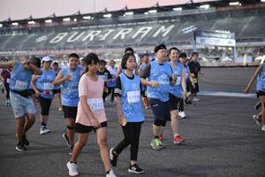 BIB: 51696, 52002, 097
                            <button type="button" onclick="openModal(10463972)" class="btn btn-primary btn-sm float-right btn-popup" data-toggle="modal" data-target=".modal-high-quality">
                        <i class="fas fa-shopping-cart"></i> Add to Cart
                    </button>
                                            <button type="button" onclick="isThisMe(10463972, true)" class="btn btn-success btn-sm float-right btn-popup btn-isme hidden" data-toggle="tooltip" data-placement="bottom" title="นี่คือรูปของคุณใช่ไหม คลิกที่นี่เพื่อเอาเข้าอัลบั้ม">
                        <i class="fas fa-plus"></i> Add to album
                    </button>
                    <button type="button" onclick="isThisMe(10463972, false)" class="btn btn-warning btn-sm float-right btn-popup btn-isnotme hidden">
                        <i class="fas fa-ban"></i> Remove from album
                    </button>